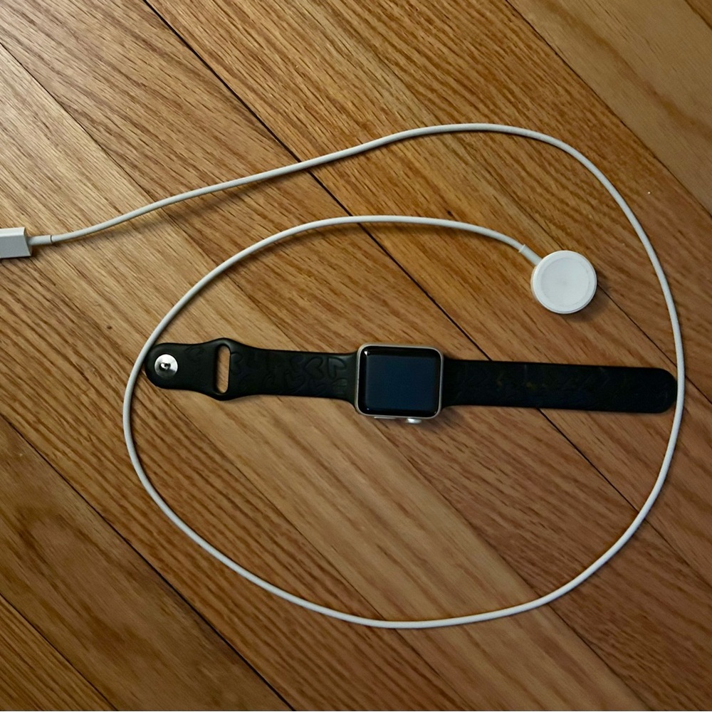 Apple series 3 Smartwatch with 38mm Black heart pattern Band